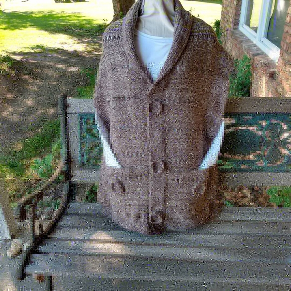 Hand made crochet pocket shawl - Picture 3 of 6